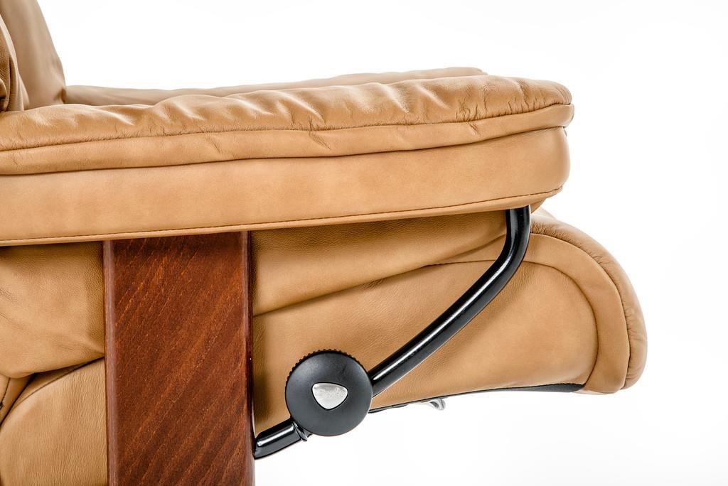 Ekornes stressless ruby medium leather reclining sales chair and ottoman paloma new forest
